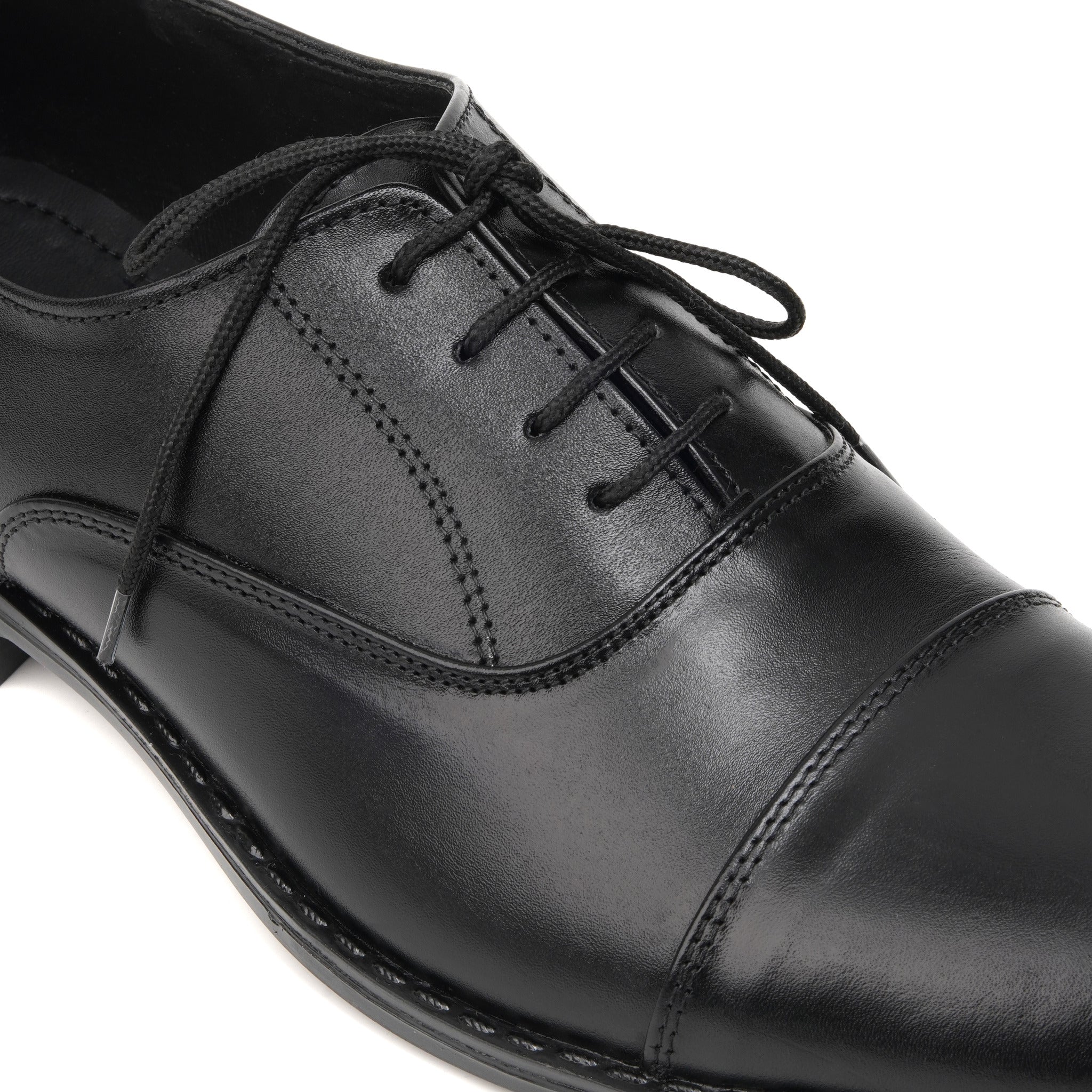 Laced Legacy Oxfords - Pure Cow Leather